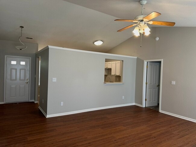 Photo - 543 Murphy Ln