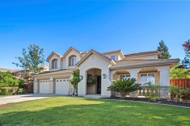 Building Photo - Grand 5-Bedroom Estate — Space, Style & Sophistication