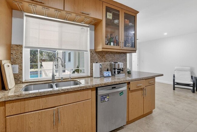 Photo - 7000 Plantation Rd