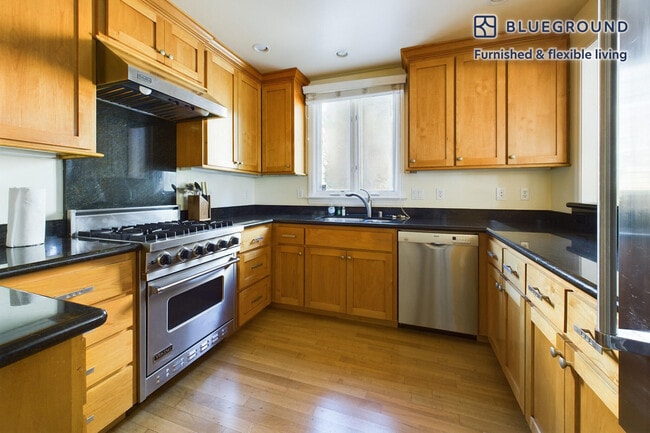 Photo - 1421 San Antonio St