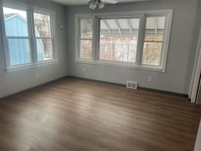 Photo - 1228 Hilborn Ave