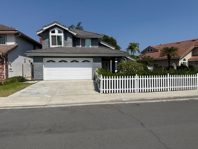 Building Photo - White Picket Fence Home in Irvine