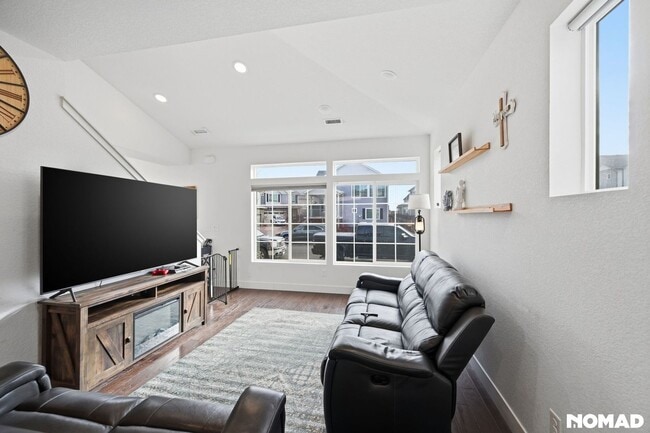 Photo - 247 S Old Hammer St