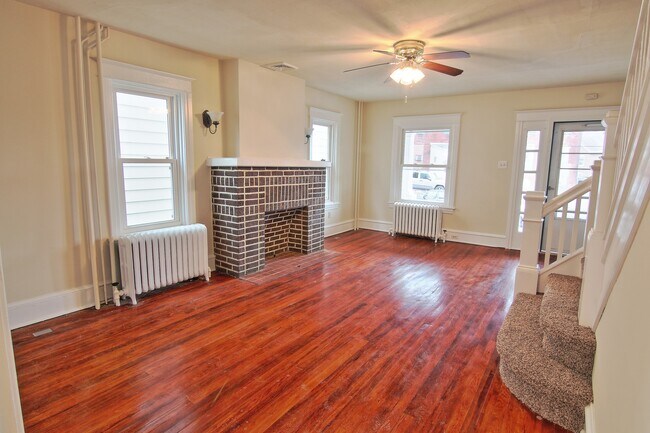 Photo - Beautifully Renovated 3BD/1BA Twin!