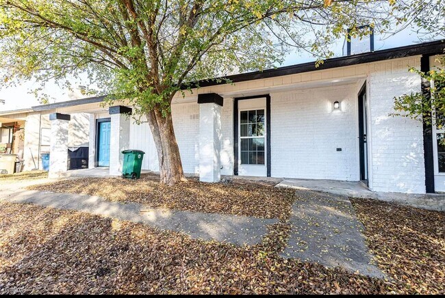 Photo - 4900 E Stassney Ln Unit A