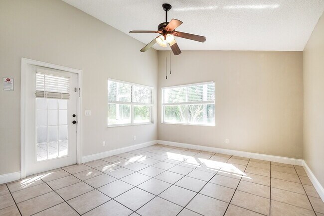 Photo - 2714 Cahill Way Casa