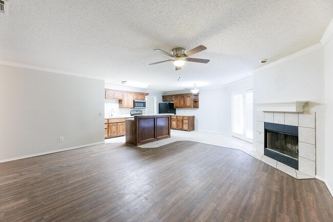 Photo - 3102 109th St