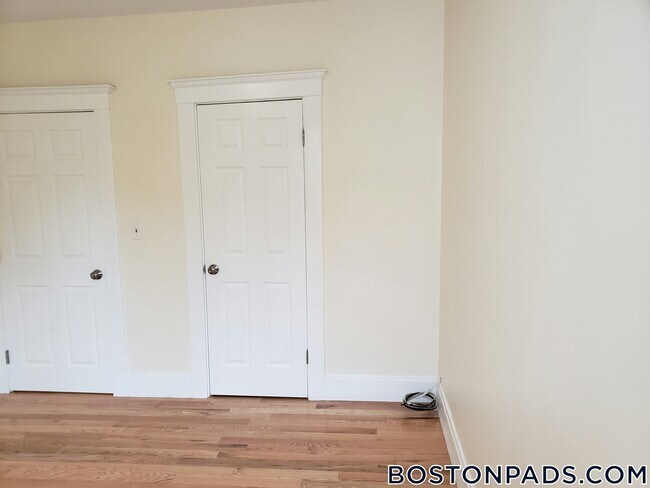 Photo - 194 Kelton St Unit 2