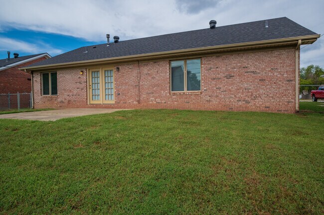 Photo - 3500 Deer Trl