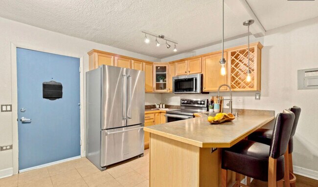 Photo - 909 Logan St Unit 2J