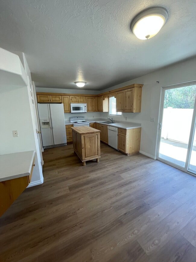 Photo - 1735 W 540 N