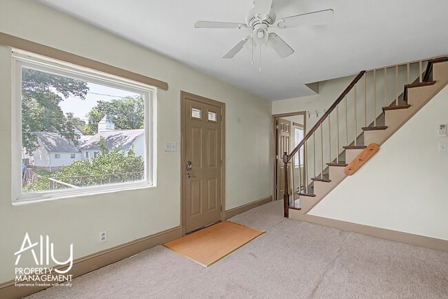 Photo - 2550 Woodland Dr