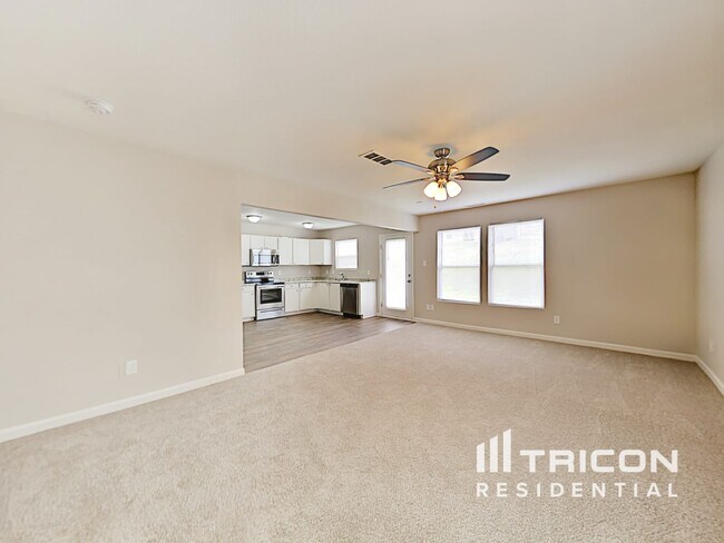 Photo - 908 Littleton Dr