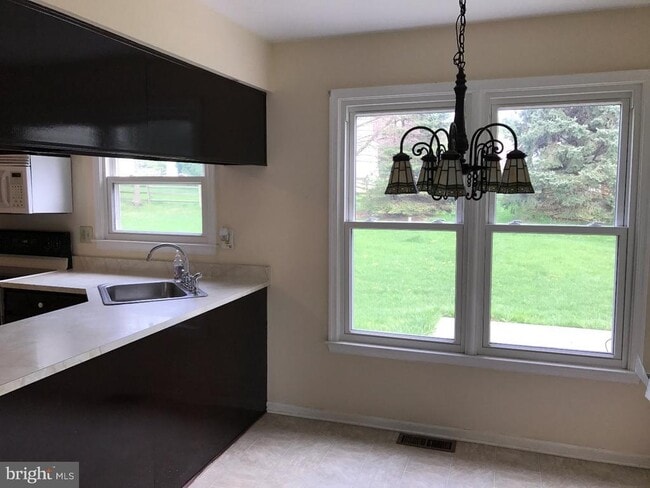 Photo - 2 Corwen Terrace W