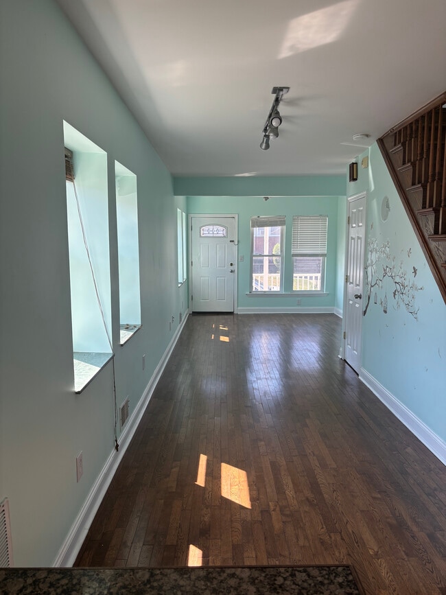 Photo - 939 Meacham Ave