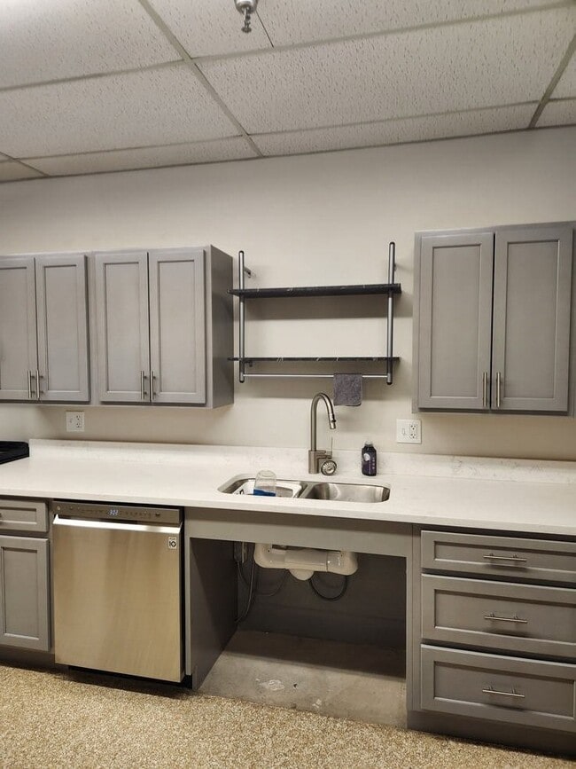 Photo - 410 Short St