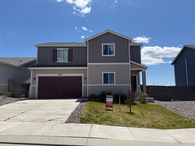 Building Photo - 4 Bed 3 Bath Home Minutes Away from Ft. Carson, Peterson SFB , & Schriever SFB!!
