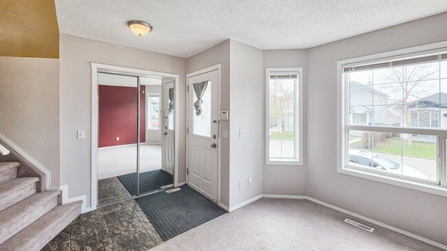 Photo - 171 Taravista St NE