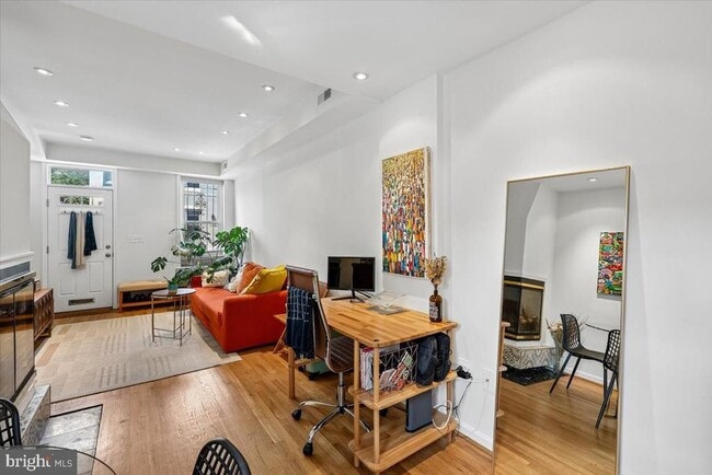 Photo - 2207 12th Pl NW