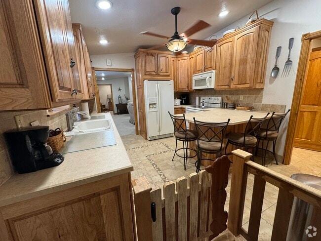 Building Photo - 102 Maryland Ave Unit 102MarylandAveApt#2