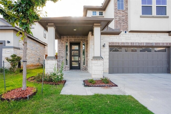 Photo - 1241 Summerbrooke Cir