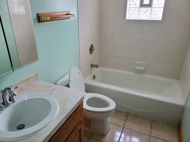 Baño 1 - 6206 N Richmond St Unidad 2