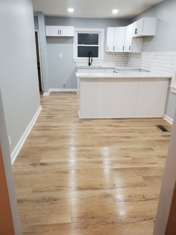 Photo - 619 Pinewood Ave