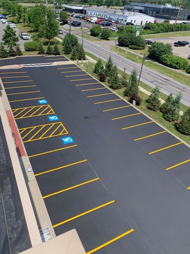 East Parking Lot - Free