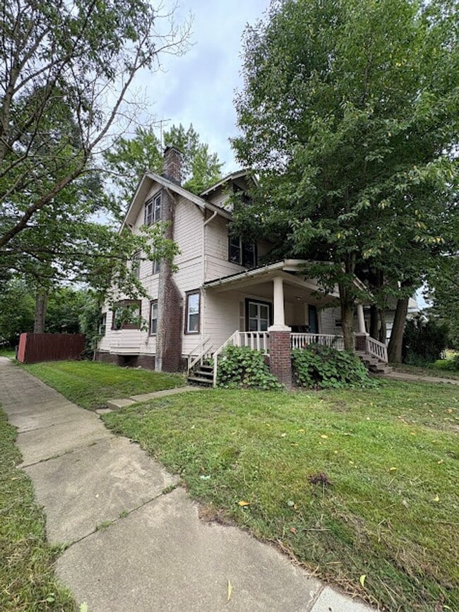 Building Photo - Work Duplex 360 Holdings Unit 2 Rental