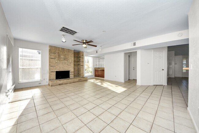 Photo - 15614 Barbarossa Dr