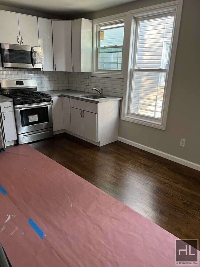 GUT RENOVTED NATURALLY BRIGHT BEAUTIFUL 3... - GUT RENOVTED  NATURALLY BRIGHT BEAUTIFUL 3... Apartment Unit 1