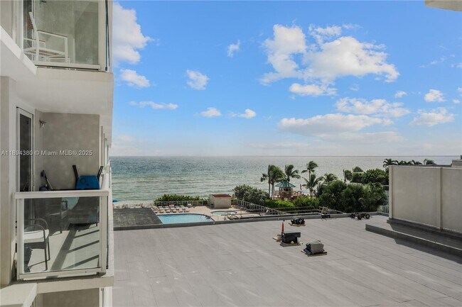 Photo - 19201 Collins Ave Unit 349