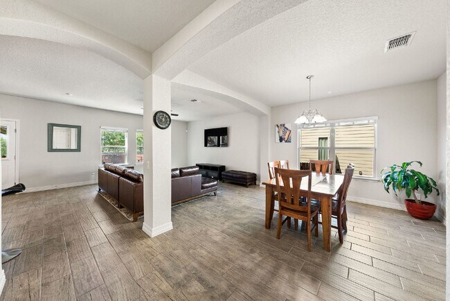 Photo - Exquisite 2-Story Traditional Home