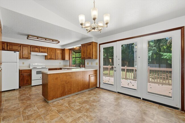 Photo - Sweet and spacious home in Beaverton with a garage and large fenced yard available now!