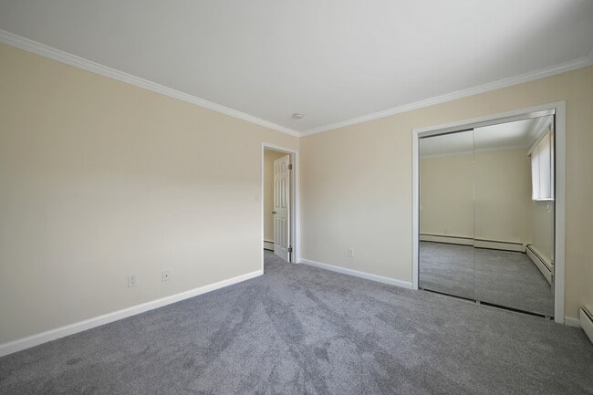 Bedroom - The Niche at Roman Gardens