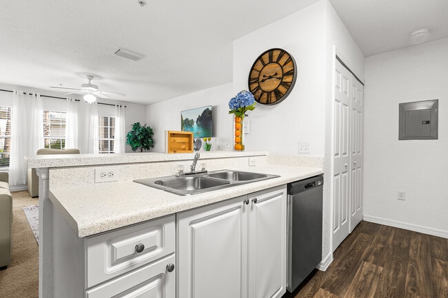 Crepe Myrtle - 1 Bed/1 Bath - 768 Sq Ft