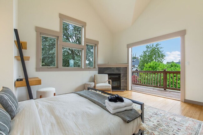 Photo - 1916 E Spruce St Unidad SI ID1036059P