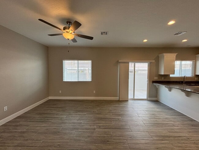 Photo - Beautiful Townhome!