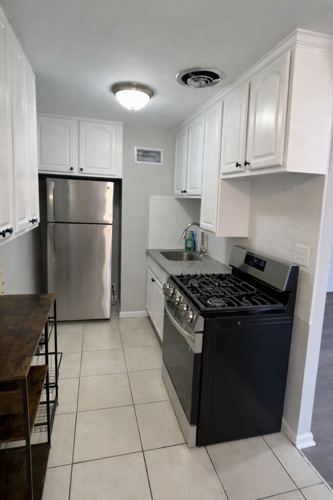 Photo - 4118 Bennington St