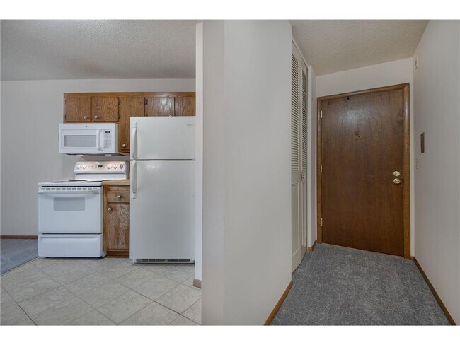 Photo - 6015 W Broadway Unit 304