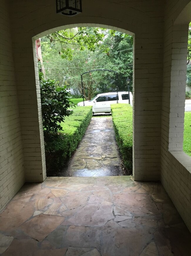 Photo - FALL 2026!!! Walk to the Gator Games from ...