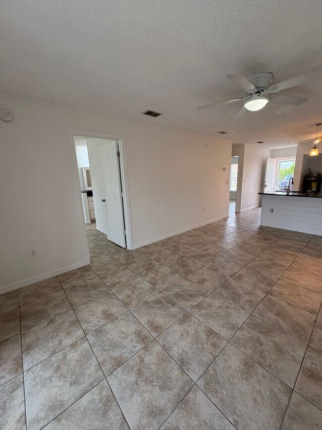 Photo - 11255 Pendleton Ave Unit 11255 Pendleton Ave #A