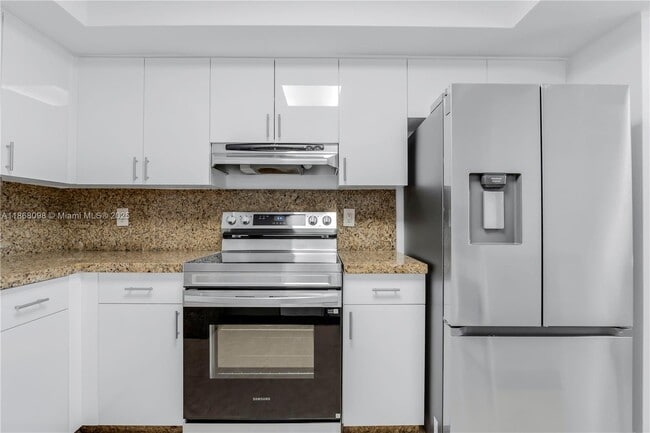 Photo - 3827 NE 166th St