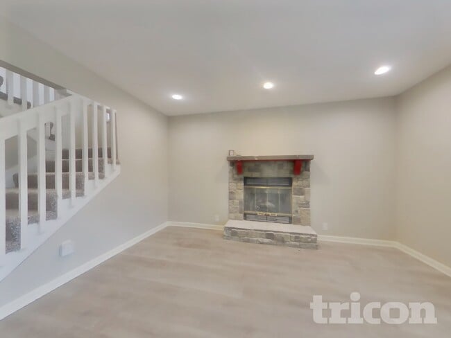 Photo - 1133 NE Banner Dr