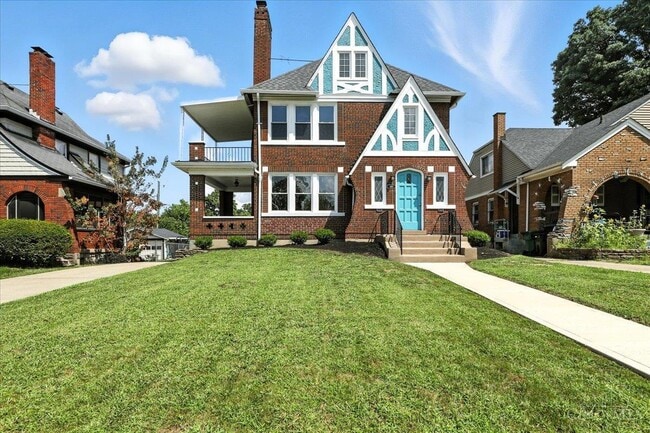 Building Photo - 1810 Berkley Ave Unit 1st Floor