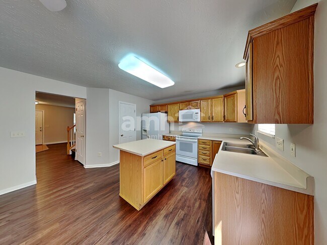 Photo - 637 Ellen Dr