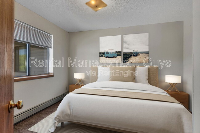 Photo - 131 Cedar Ct E Unidad 201 Rental