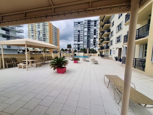 Photo - 1501 S Ocean Dr Unit 205