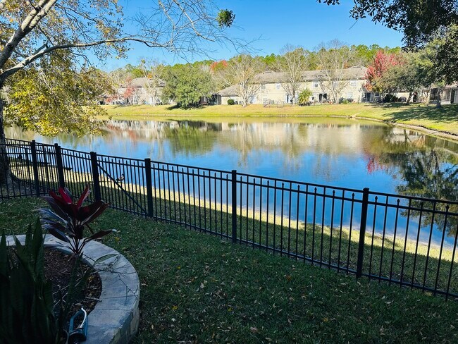 Photo - 1630 Vineland Cir