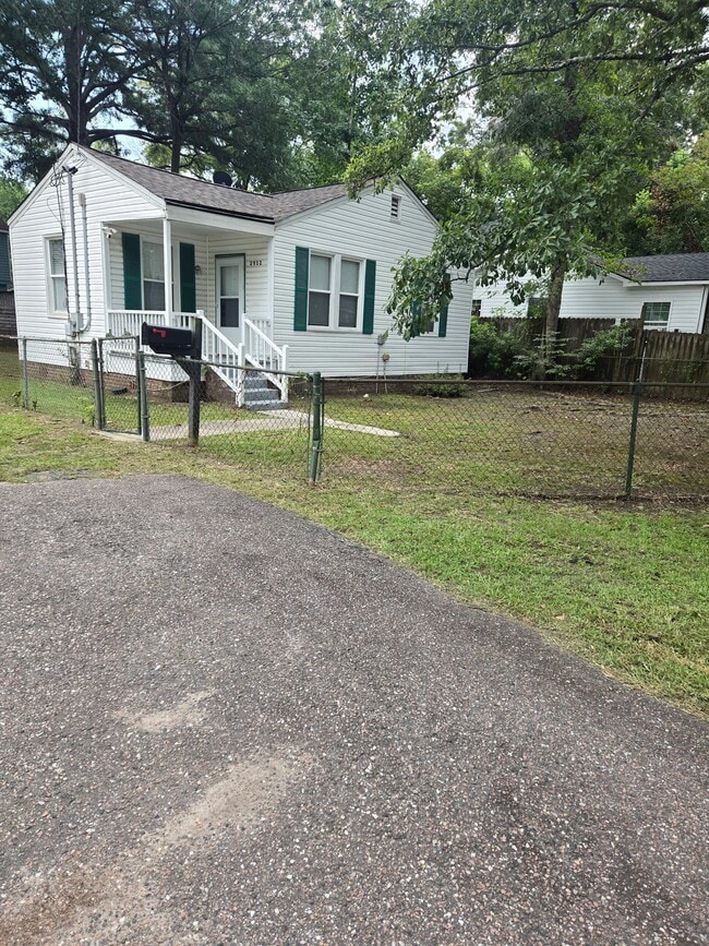 Photo - 2932 Alabama Dr